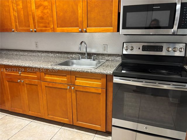 2059 SW 7th St 0, Miami, FL 33135