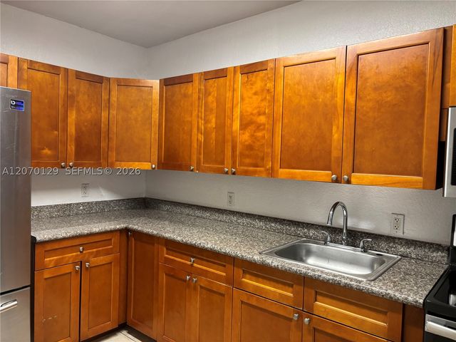 2059 SW 7th St 0, Miami, FL 33135