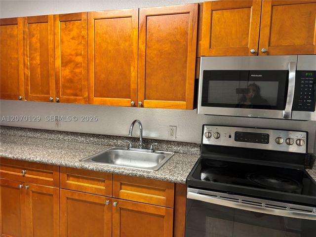 2059 SW 7th St 0, Miami, FL 33135