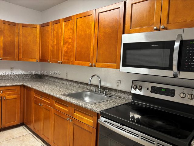 2059 SW 7th St 0, Miami, FL 33135