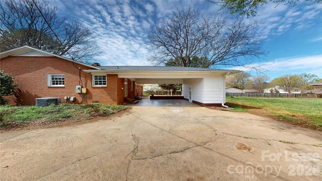 6821 View Way Drive, Charlotte, NC 28215