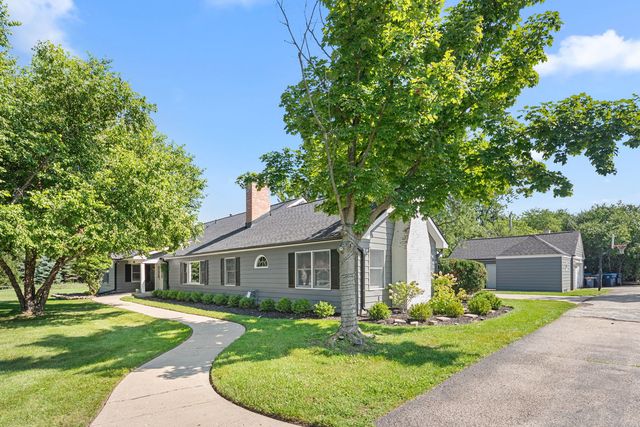 1195 Longmeadow Road, Northbrook, IL 60062