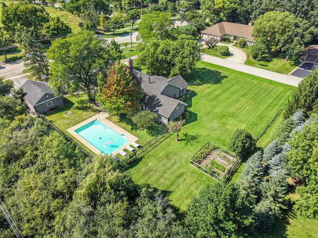 1195 Longmeadow Road, Northbrook, IL 60062
