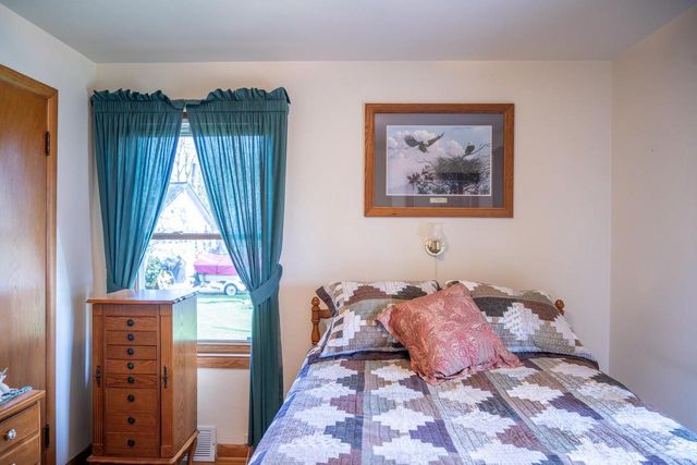305 Arlington Avenue, Mauston, WI 53948