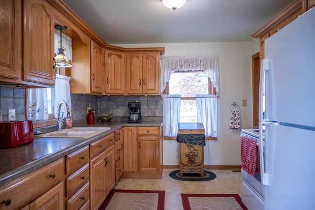 305 Arlington Avenue, Mauston, WI 53948