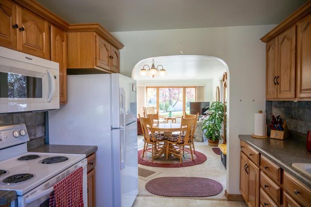 305 Arlington Avenue, Mauston, WI 53948