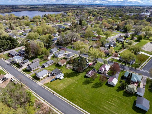 305 Arlington Avenue, Mauston, WI 53948