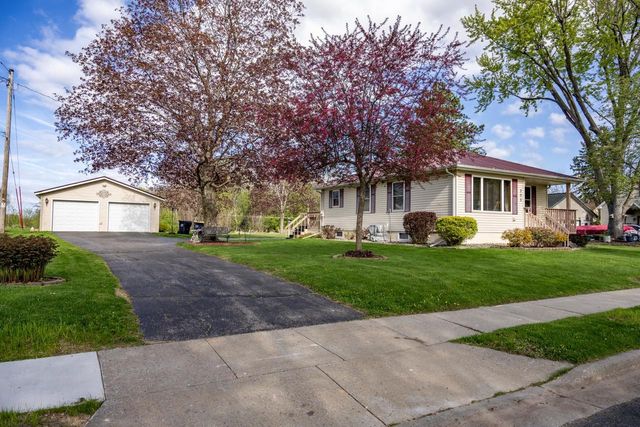305 Arlington Avenue, Mauston, WI 53948