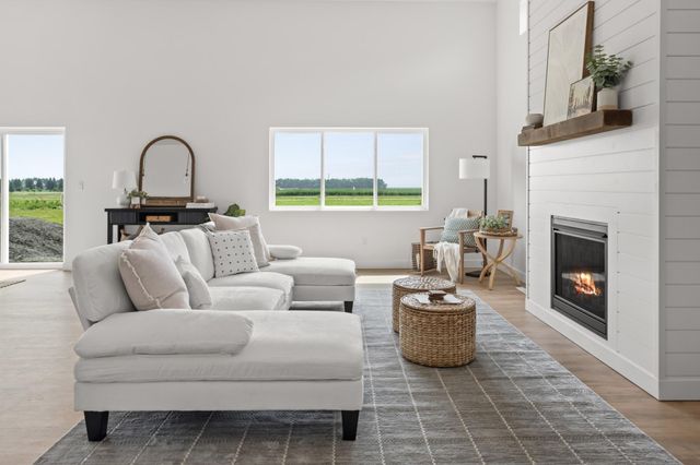 2611 38 Avenue S, Moorhead, MN 56560