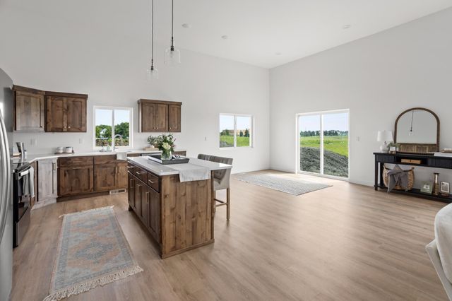 2611 38 Avenue S, Moorhead, MN 56560