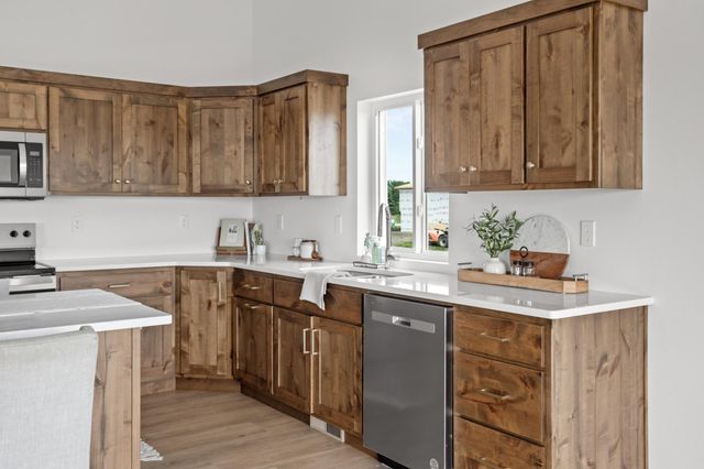 2611 38 Avenue S, Moorhead, MN 56560