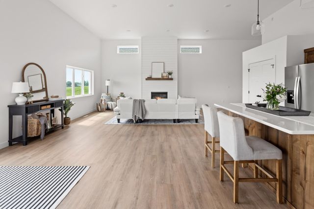 2611 38 Avenue S, Moorhead, MN 56560