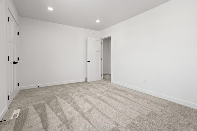 2611 38 Avenue S, Moorhead, MN 56560