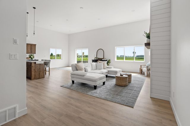 2611 38 Avenue S, Moorhead, MN 56560