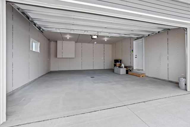 2611 38 Avenue S, Moorhead, MN 56560