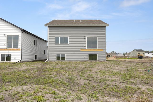 2611 38 Avenue S, Moorhead, MN 56560