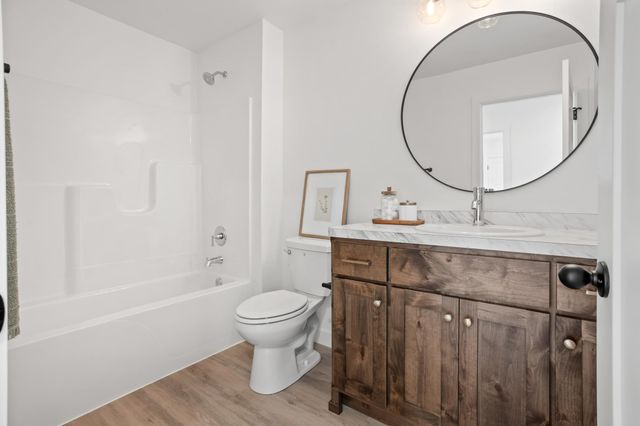 2611 38 Avenue S, Moorhead, MN 56560