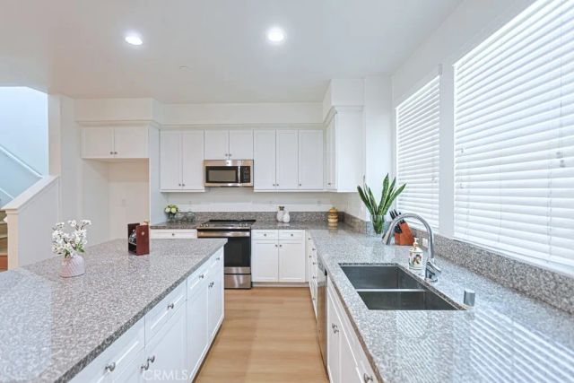 1410 N Harbor 1, Santa Ana, CA 92703