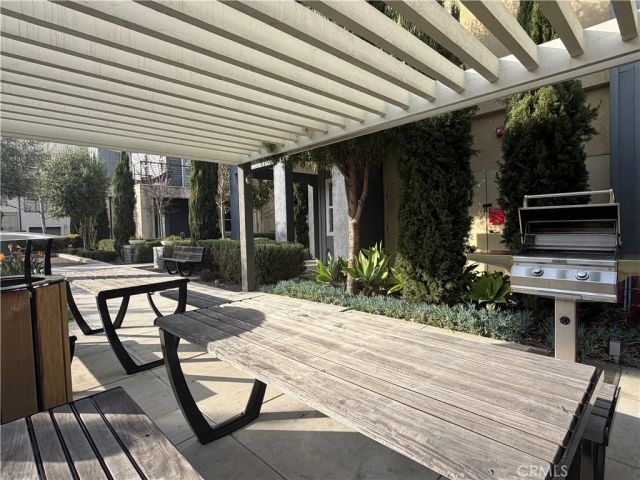 1410 N Harbor 1, Santa Ana, CA 92703
