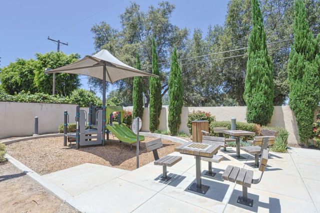1410 N Harbor 1, Santa Ana, CA 92703
