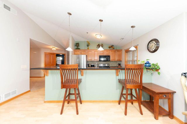 W162S7013 Olive CIRCLE, Muskego, WI 53150