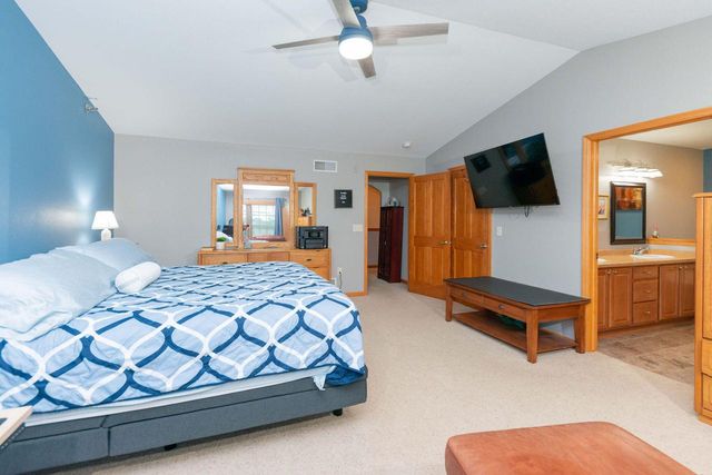 W162S7013 Olive CIRCLE, Muskego, WI 53150