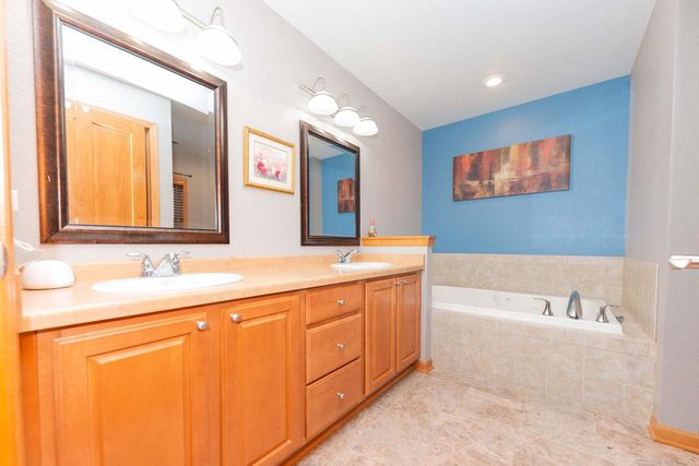 W162S7013 Olive CIRCLE, Muskego, WI 53150
