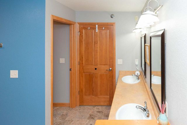 W162S7013 Olive CIRCLE, Muskego, WI 53150