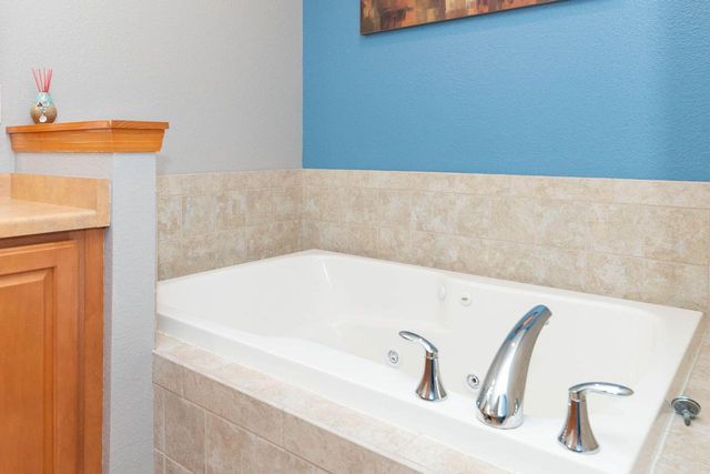 W162S7013 Olive CIRCLE, Muskego, WI 53150