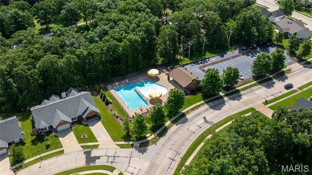 2438 Golden Bear Way 706A, Wentzville, MO 63385