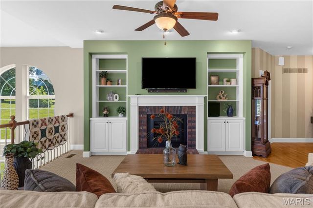2438 Golden Bear Way 706A, Wentzville, MO 63385