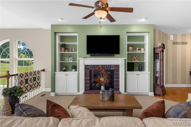 2438 Golden Bear Way 706A, Wentzville, MO 63385