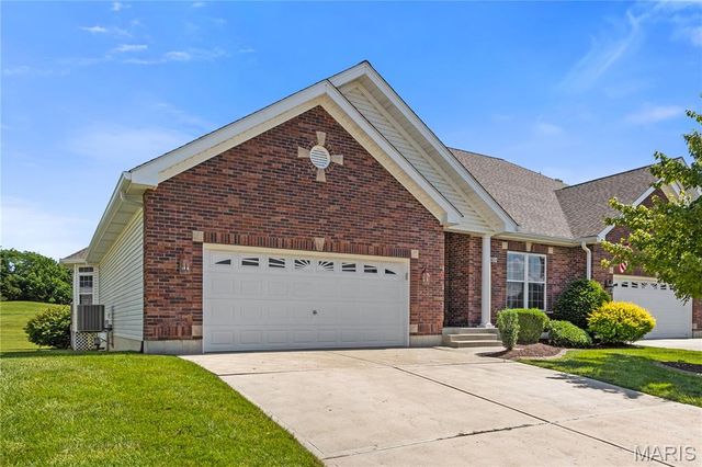 2438 Golden Bear Way 706A, Wentzville, MO 63385