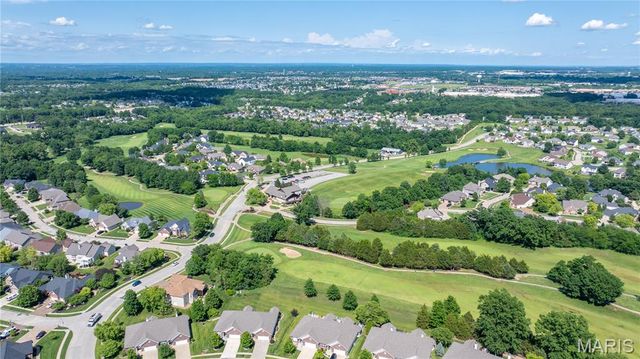 2438 Golden Bear Way 706A, Wentzville, MO 63385
