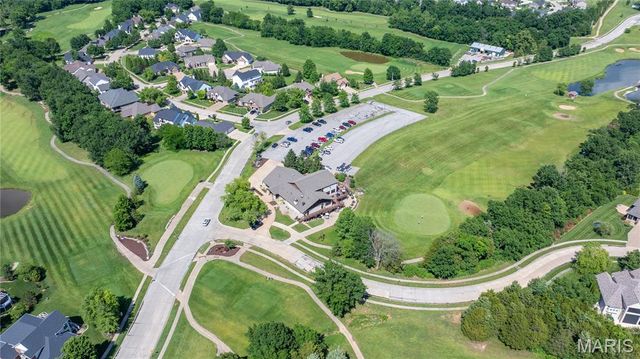 2438 Golden Bear Way 706A, Wentzville, MO 63385