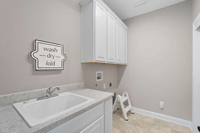 6607 Riverrun Lane, Delaware, OH 43015