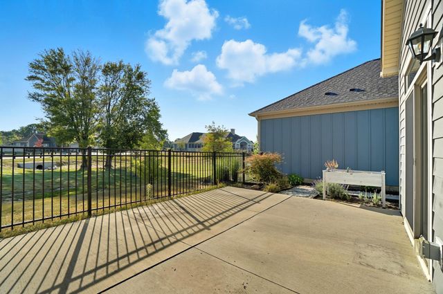 6607 Riverrun Lane, Delaware, OH 43015