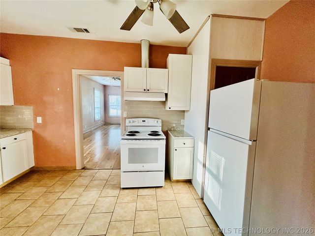 1705 E Broadway Street, Muskogee, OK 74403