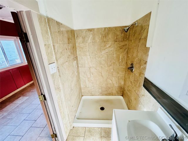 1705 E Broadway Street, Muskogee, OK 74403