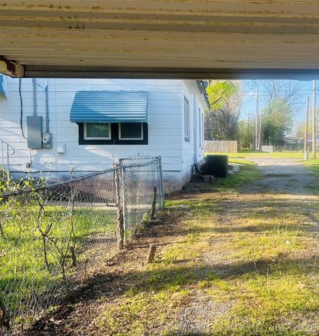 1705 E Broadway Street, Muskogee, OK 74403