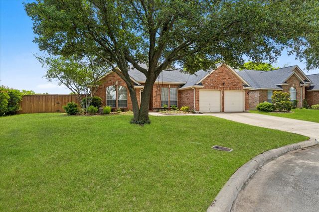 6701 Briarwood Drive, Fort Worth, TX 76132