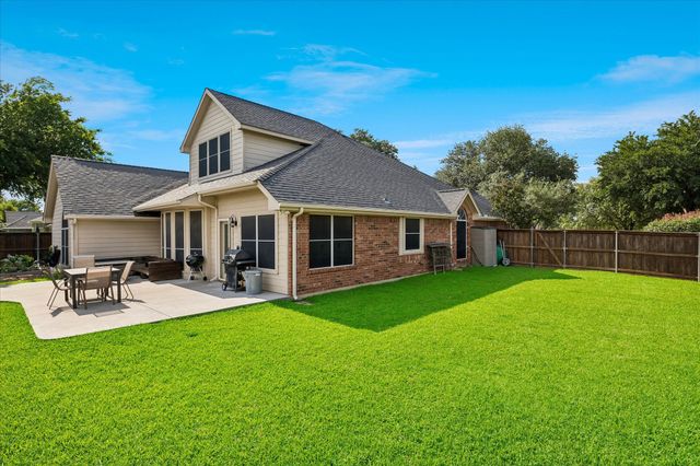 6701 Briarwood Drive, Fort Worth, TX 76132