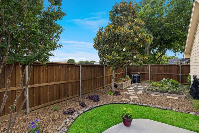 6701 Briarwood Drive, Fort Worth, TX 76132