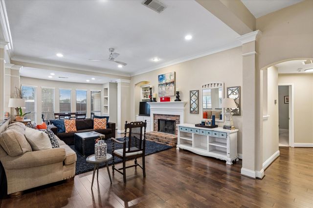 6701 Briarwood Drive, Fort Worth, TX 76132