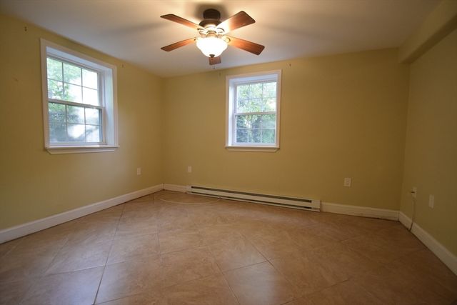 1 Colonial Village Dr 3, Arlington, MA 02476