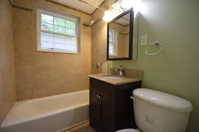 1 Colonial Village Dr 3, Arlington, MA 02476