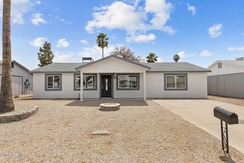 3915 E HILLERY Drive, Phoenix, AZ 85032