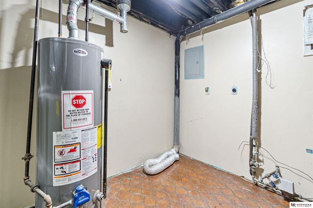 102 Hillcrest Avenue, Bellevue, NE 68005