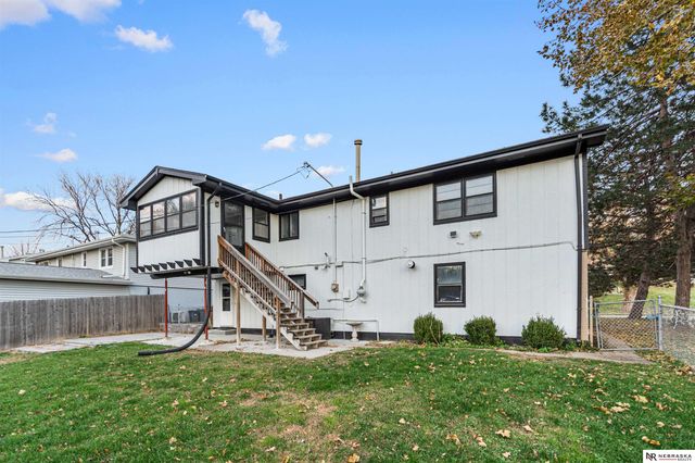 102 Hillcrest Avenue, Bellevue, NE 68005