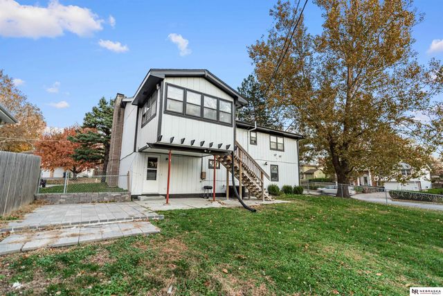 102 Hillcrest Avenue, Bellevue, NE 68005